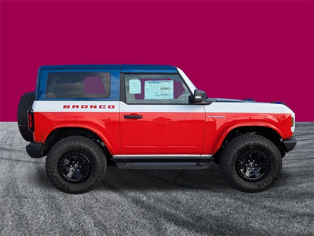2025 Ford Bronco First Edition photo 3