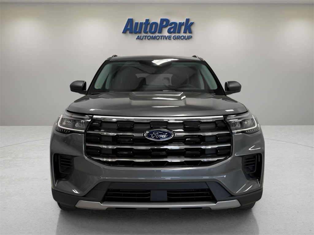 2026 Ford Explorer photo 2