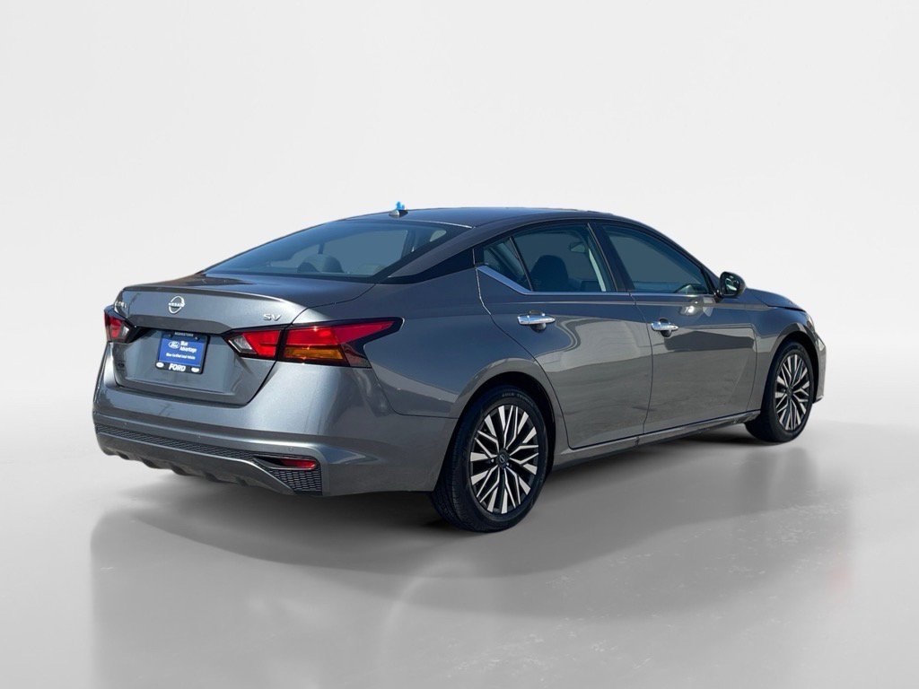 2023 Nissan Altima 2.5 SV photo 5