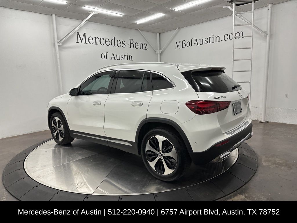 2025 Mercedes Benz GLA 250 photo 3