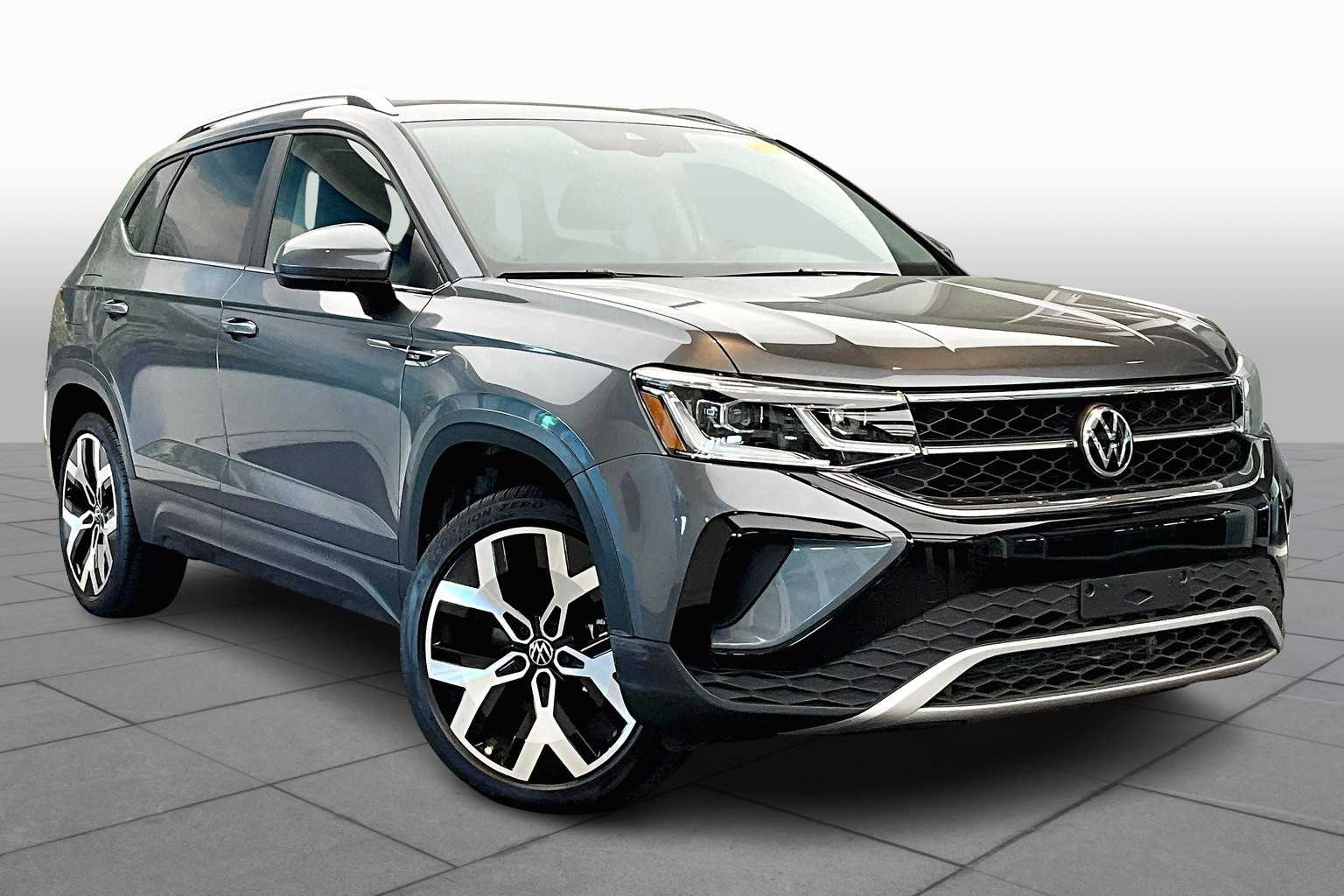 2022 Volkswagen Taos SEL photo 2