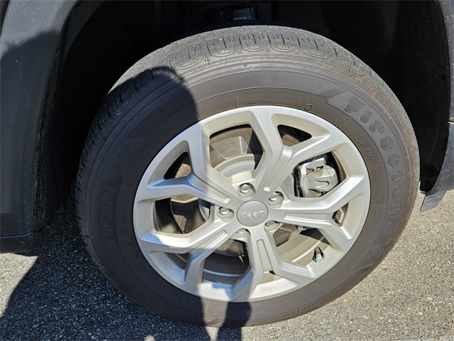 2024 Jeep Compass Latitude photo 4