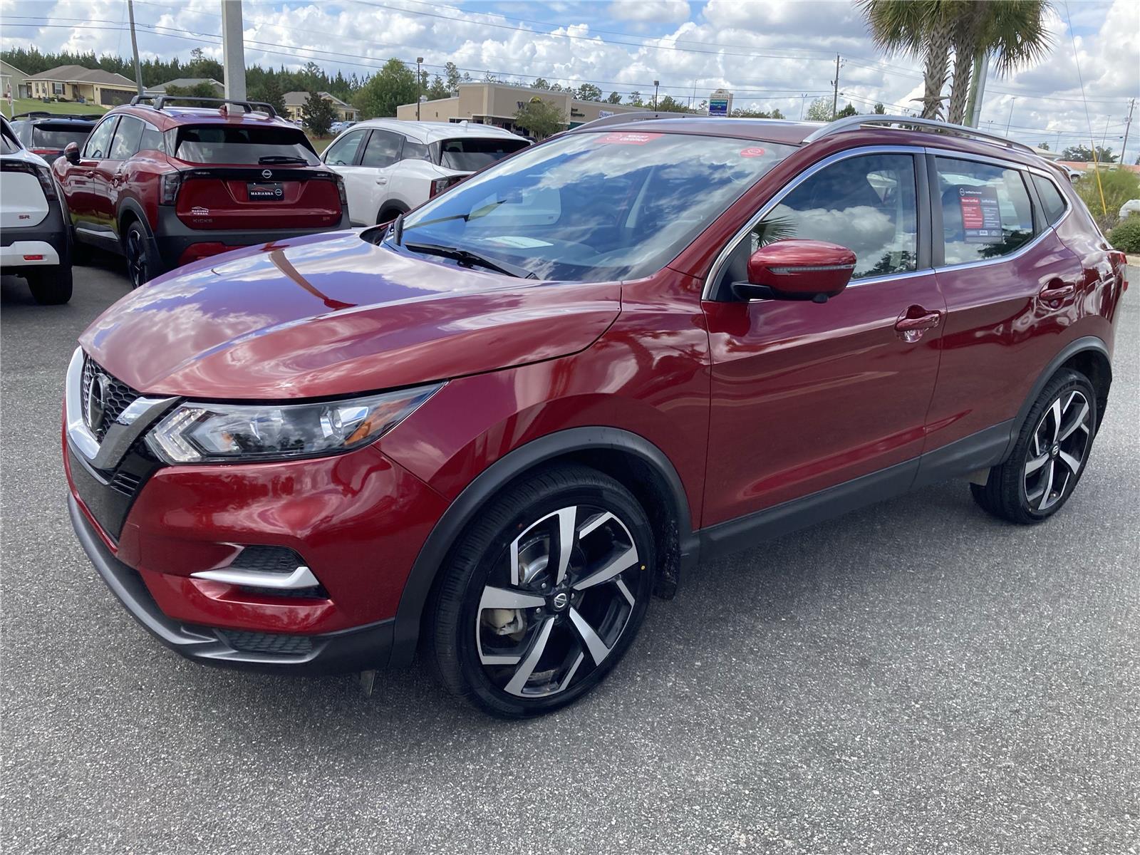 2022 Nissan Rogue Sport SL photo 2