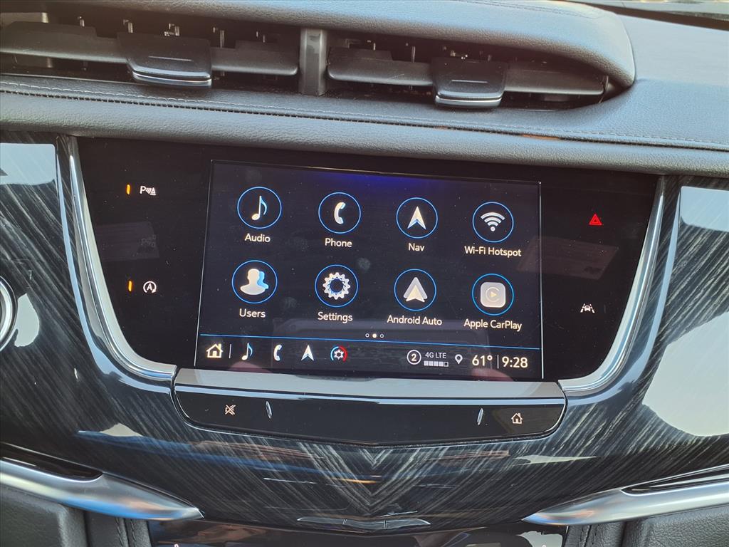 2025 Cadillac XT6 Premium Luxury photo 3