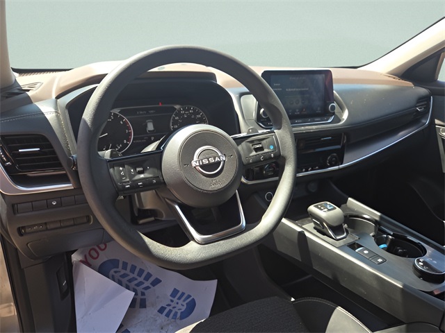 2022 Nissan Rogue SV photo 11