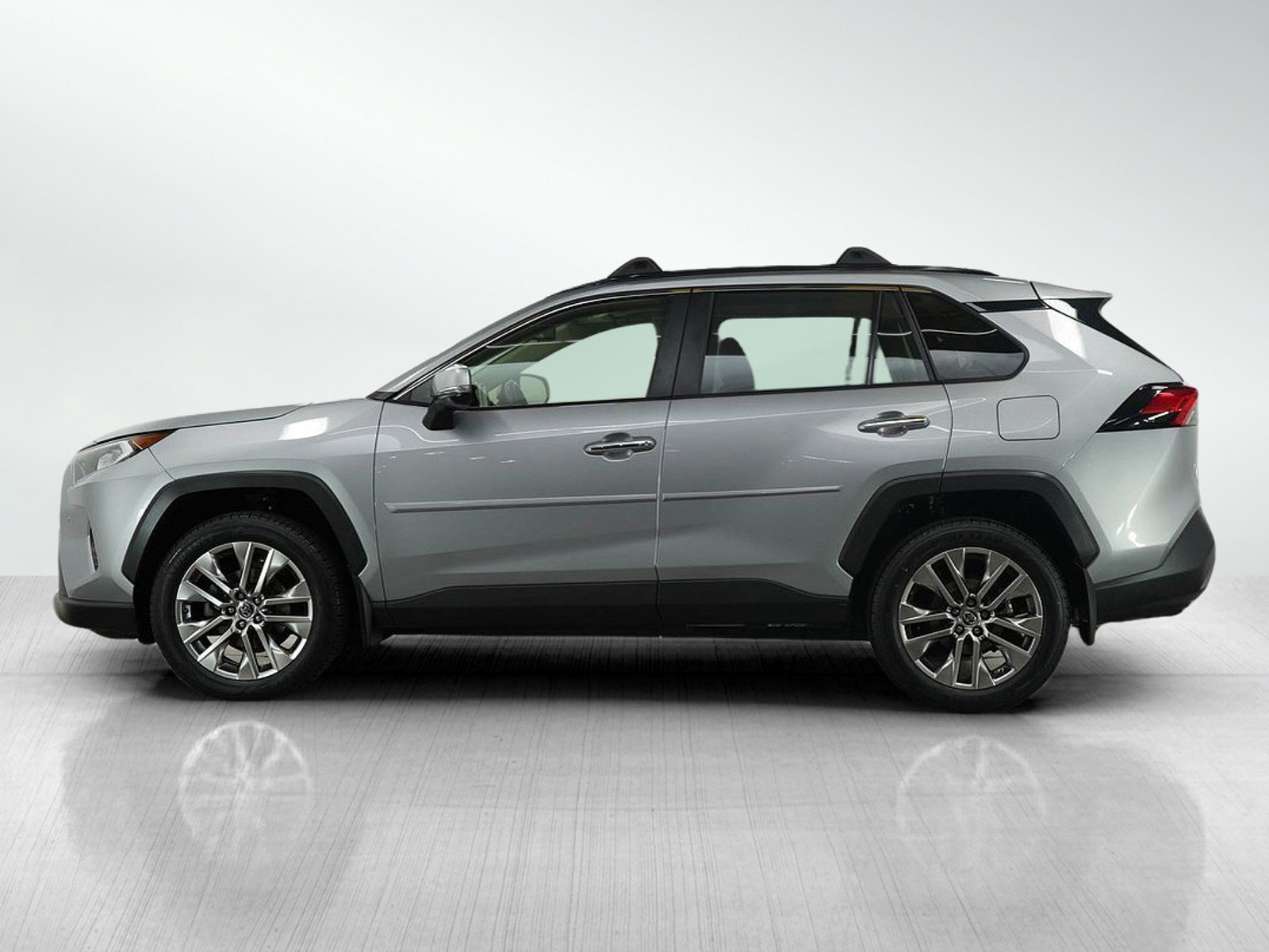 Used 2019 Toyota RAV4 Limited with VIN JTMN1RFV6KD018735 for sale in Bloomington, Minnesota