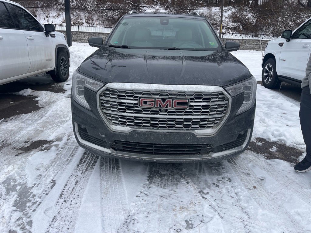 2022 GMC Terrain Denali's photo