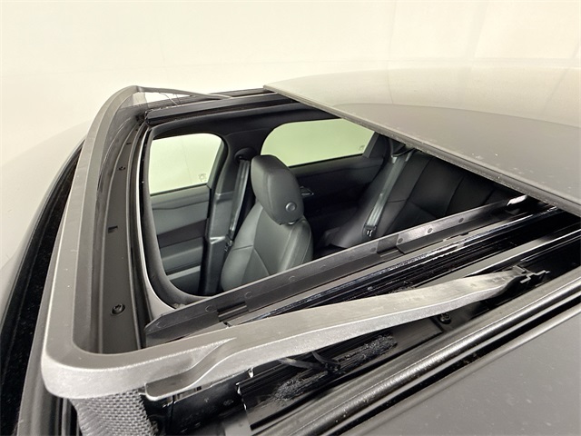 2026 Land Rover Range Rover Velar SE photo 14