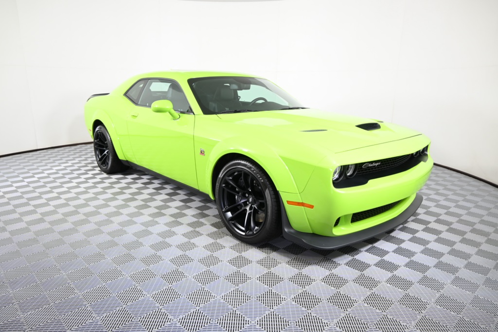 2023 Dodge Challenger R/T Scat Pack Widebody photo 9