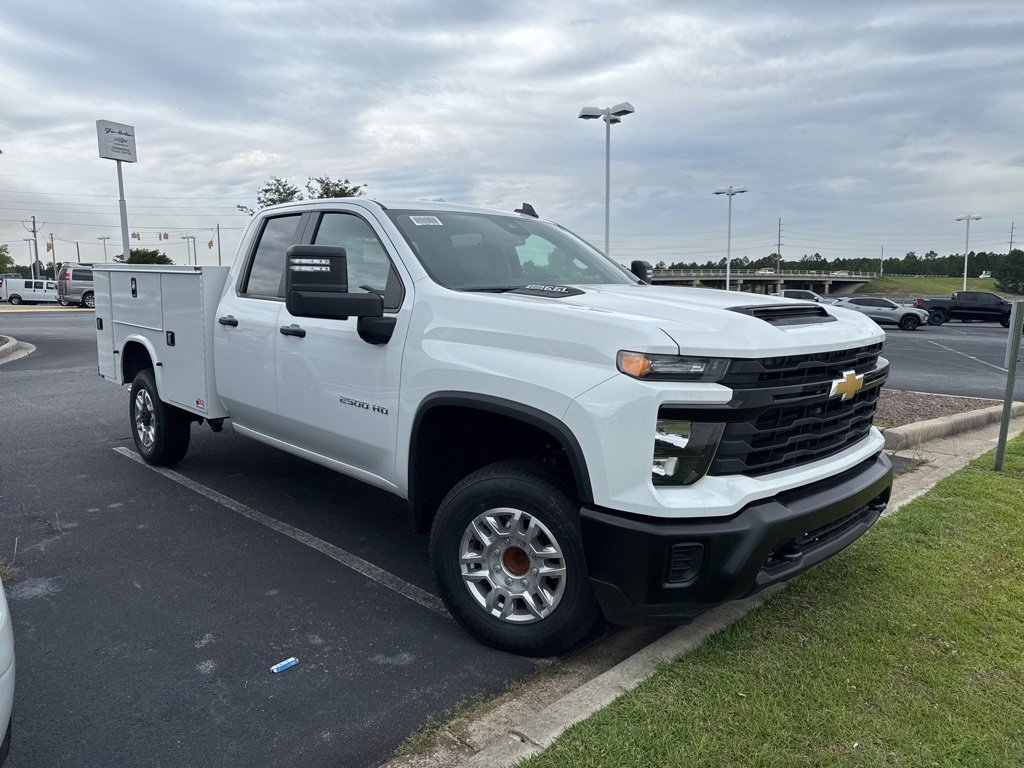 2025 Chevrolet Silverado 2500HD Work Truck photo 2