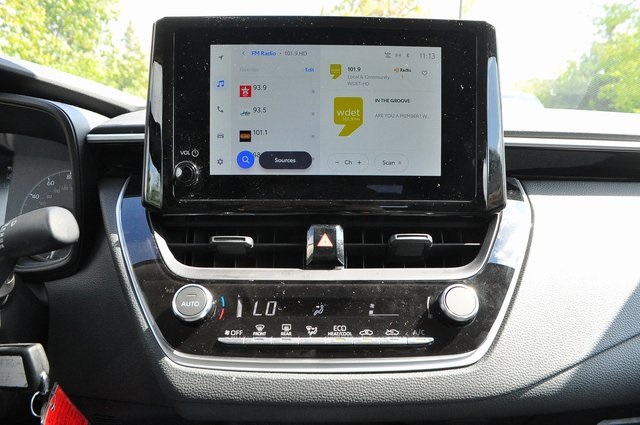 2024 Toyota Corolla LE photo 33