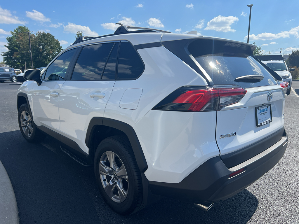 2025 Toyota RAV4 XLE photo 2
