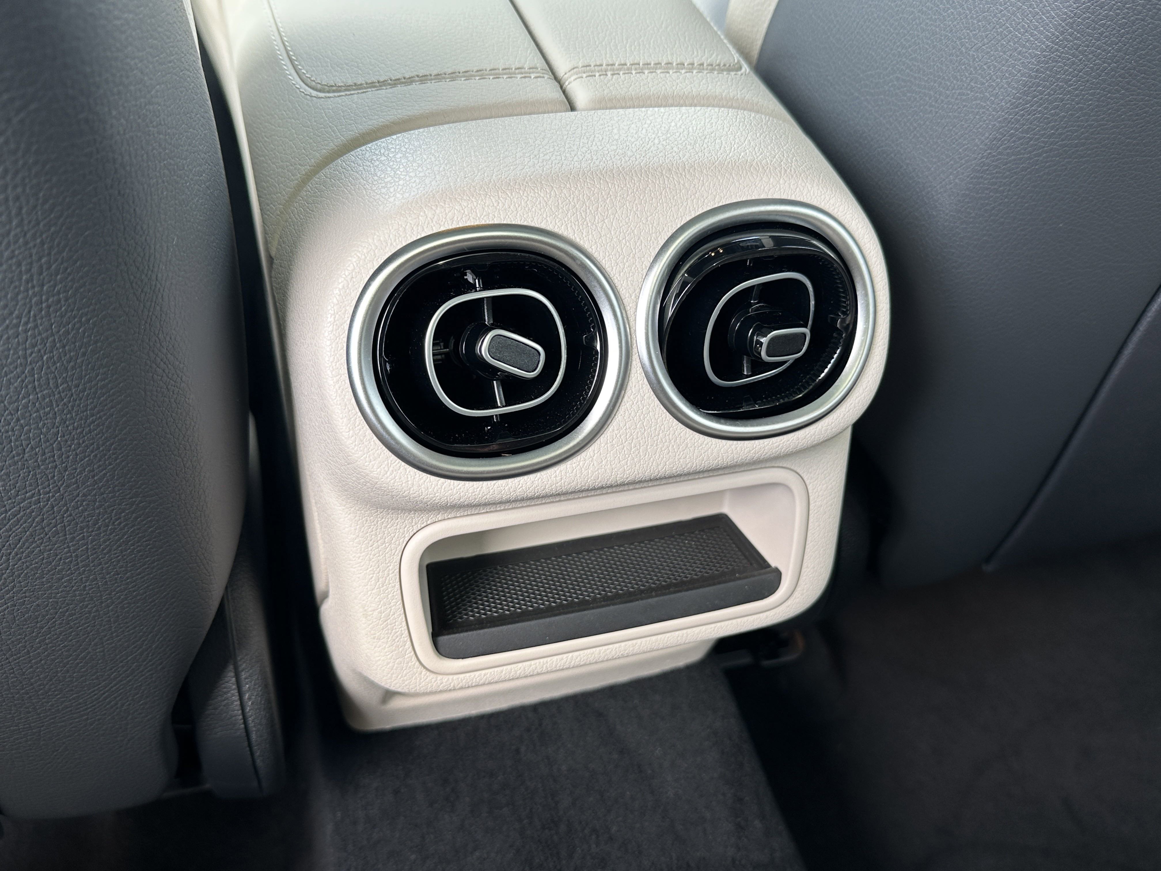 2025 Mercedes Benz GLC 350e 4MATIC photo 12