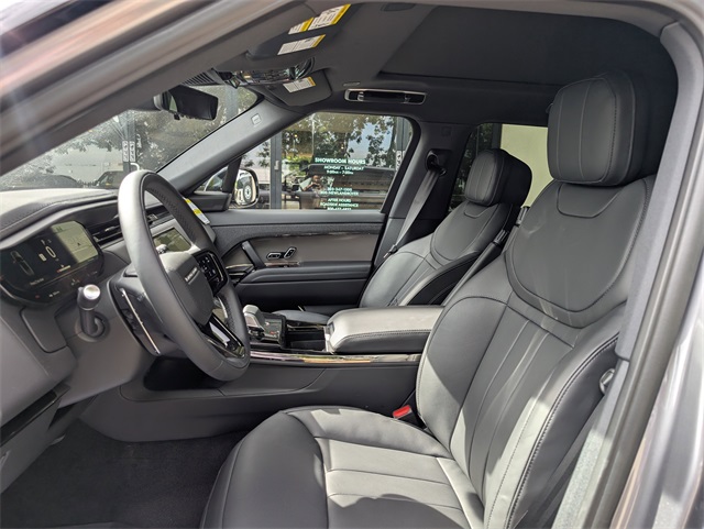 2025 Land Rover Range Rover Sport SE photo 7