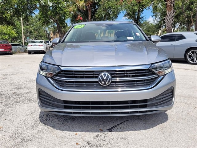 2024 Volkswagen Jetta SE photo 4
