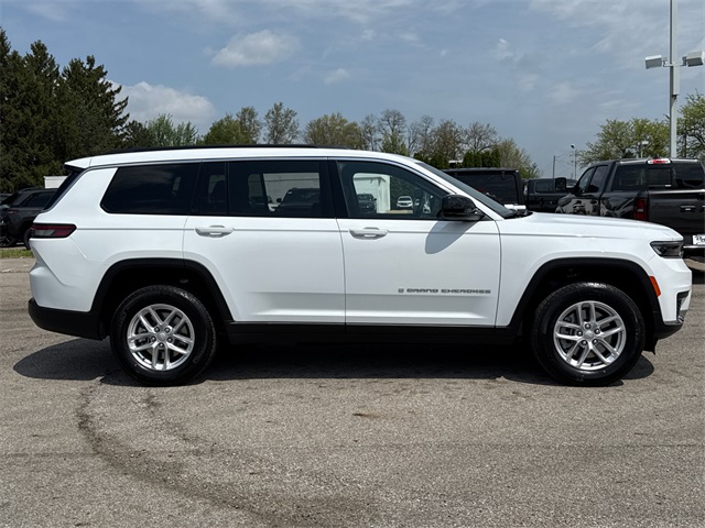 2025 Jeep Grand Cherokee Laredo photo 6