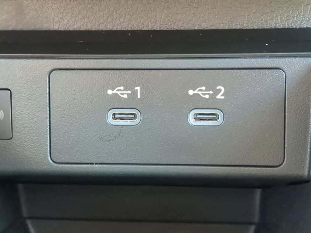2025 Nissan Kicks SV photo 20