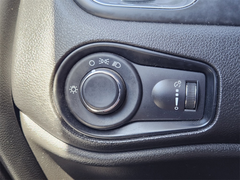 2022 Jeep Renegade Jeepster Sport Upland photo 17
