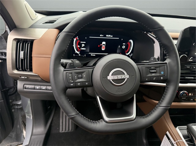 2025 Nissan Pathfinder Platinum photo 12