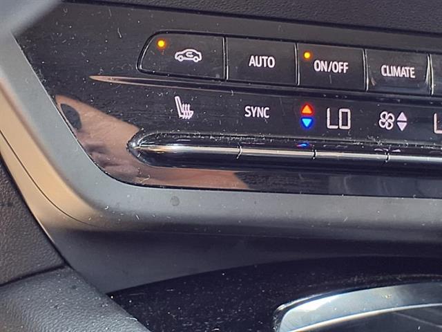 2023 Buick Envision Essence photo 5