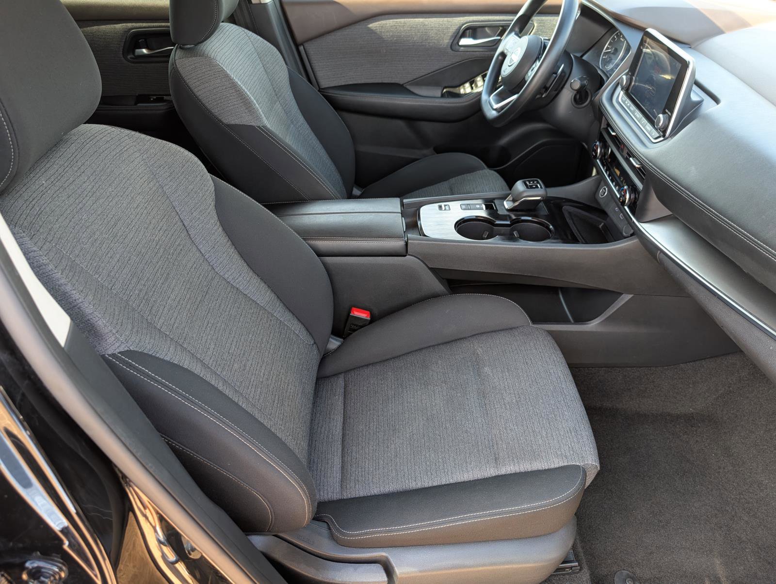 2023 Nissan Rogue SV photo 24