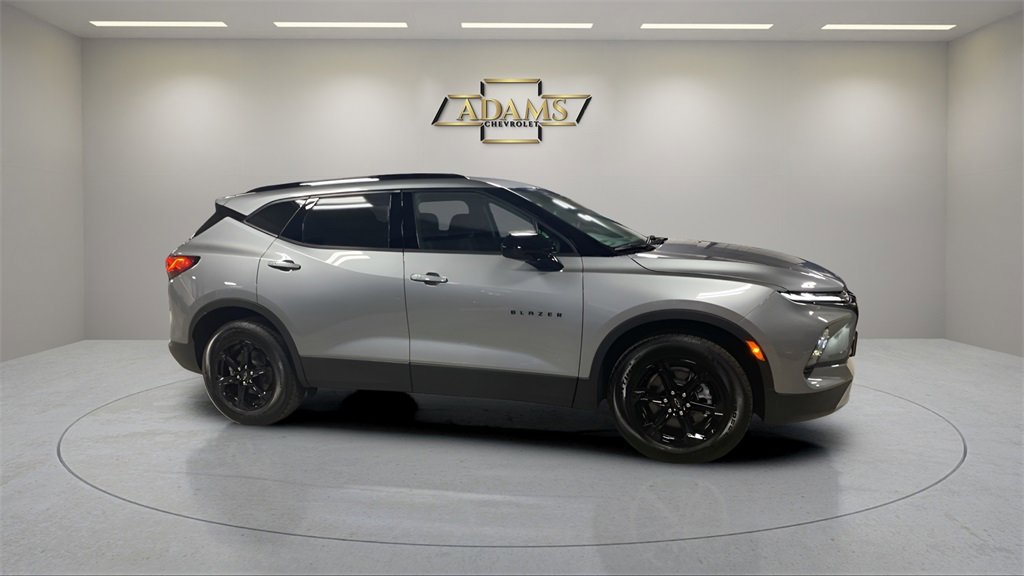 2025 Chevrolet Blazer 2LT photo 9