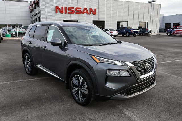 2022 Nissan Rogue SL's photo