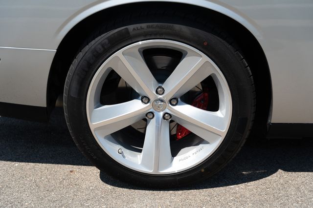 2008 Dodge Challenger SRT8 photo 13