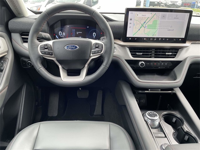 2025 Ford Explorer photo 5