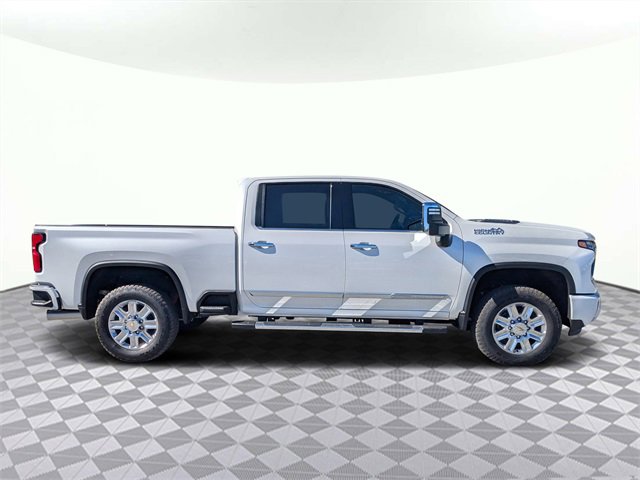 2025 Chevrolet Silverado 2500HD High Country photo 3