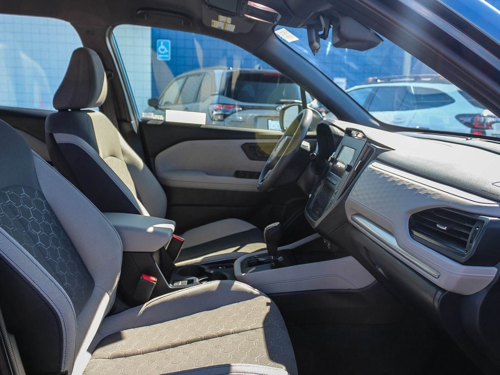 2025 Subaru Forester Base photo 14
