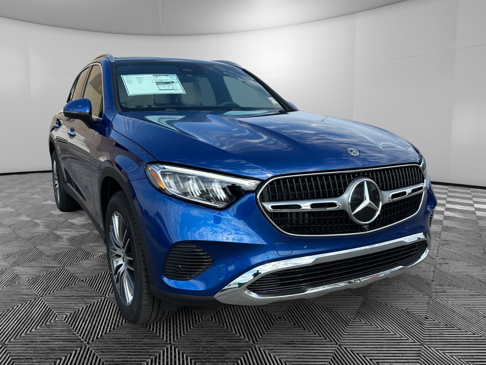 2026 Mercedes-Benz GLC Base's photo