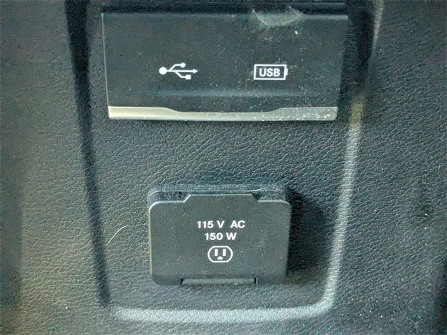 2018 Jeep Wrangler Unlimited Sahara photo 3