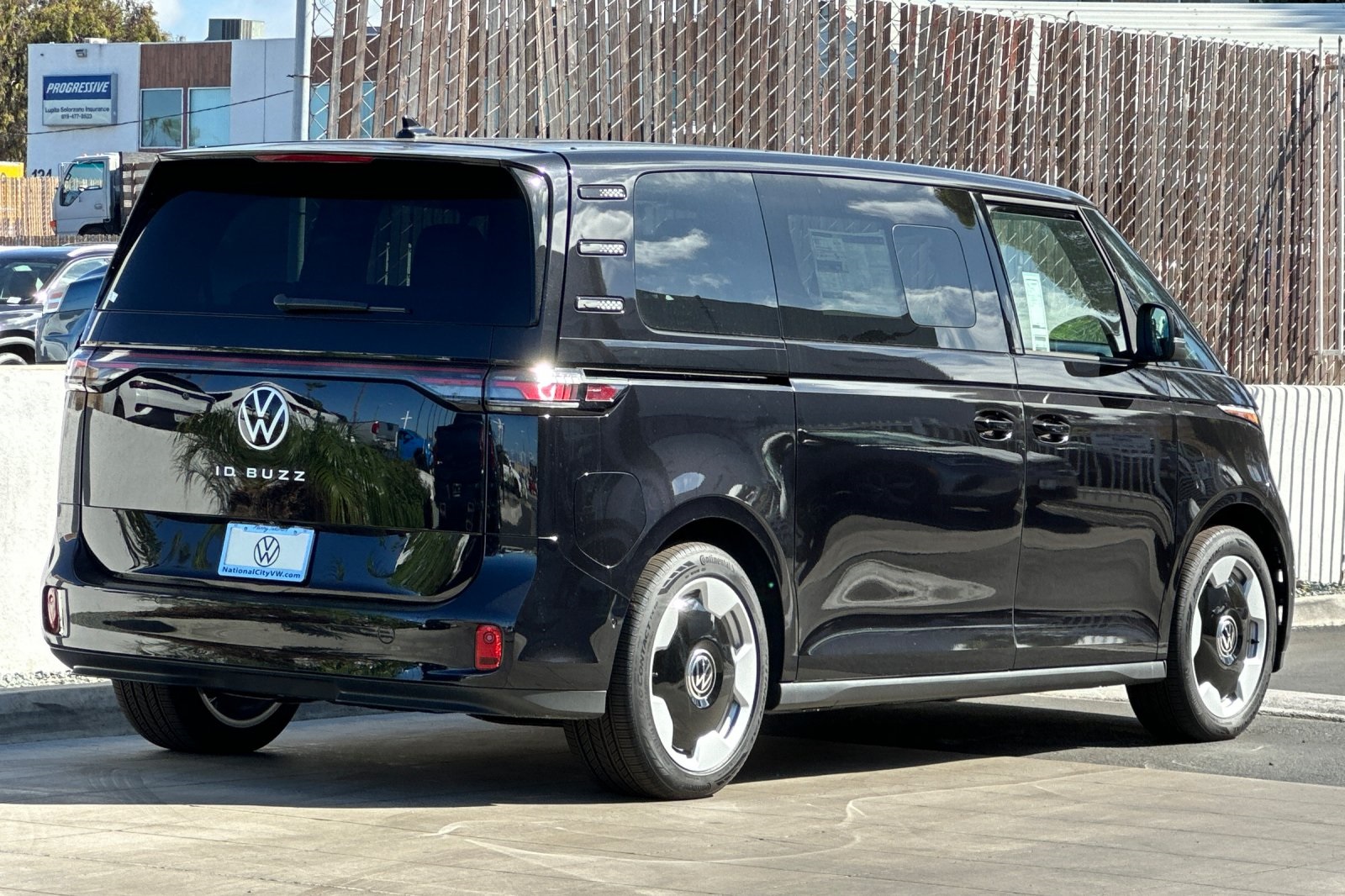 2025 Volkswagen ID. Buzz Pro S photo 5