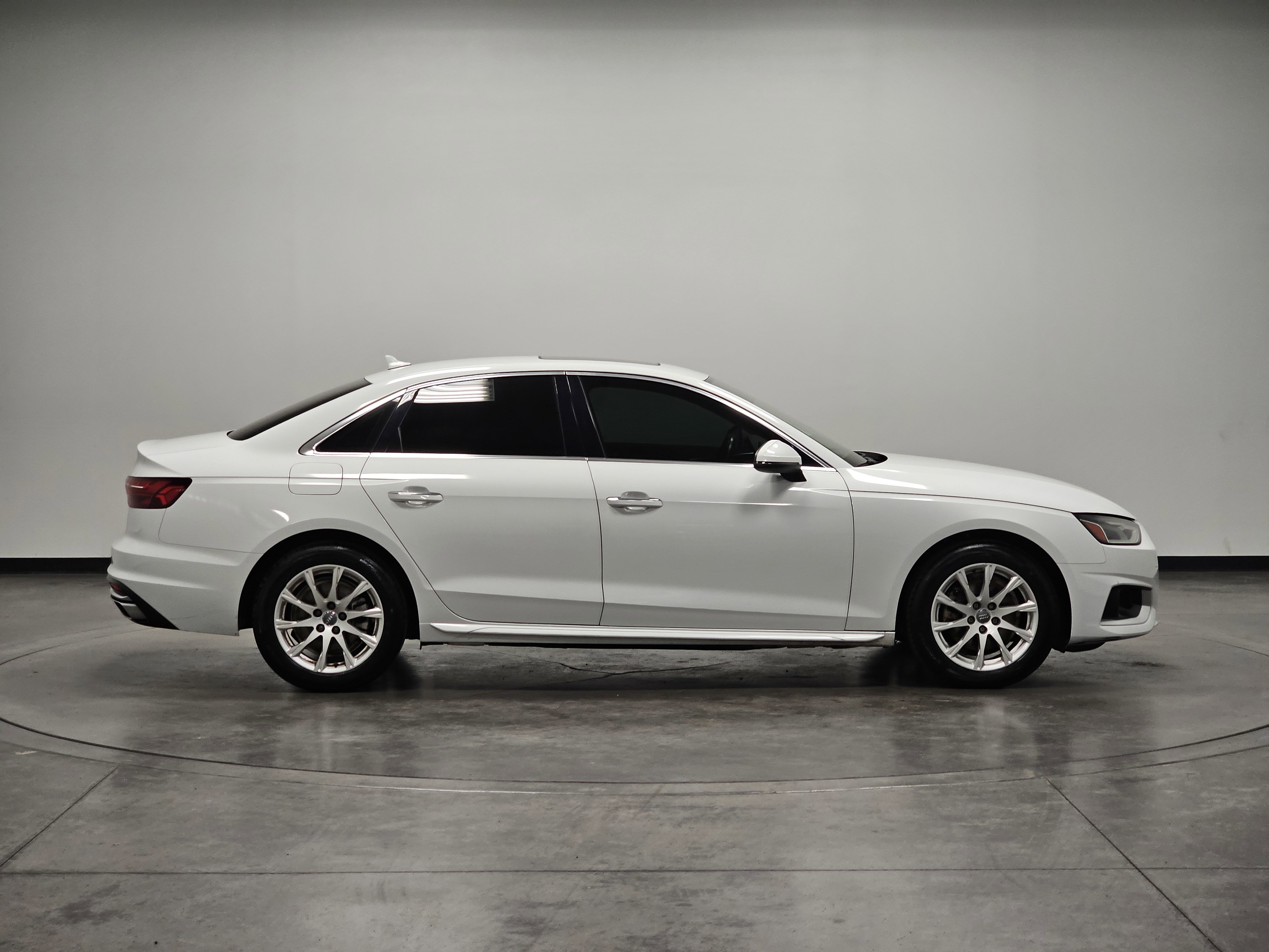 2020 Audi A4 40 Premium photo 7