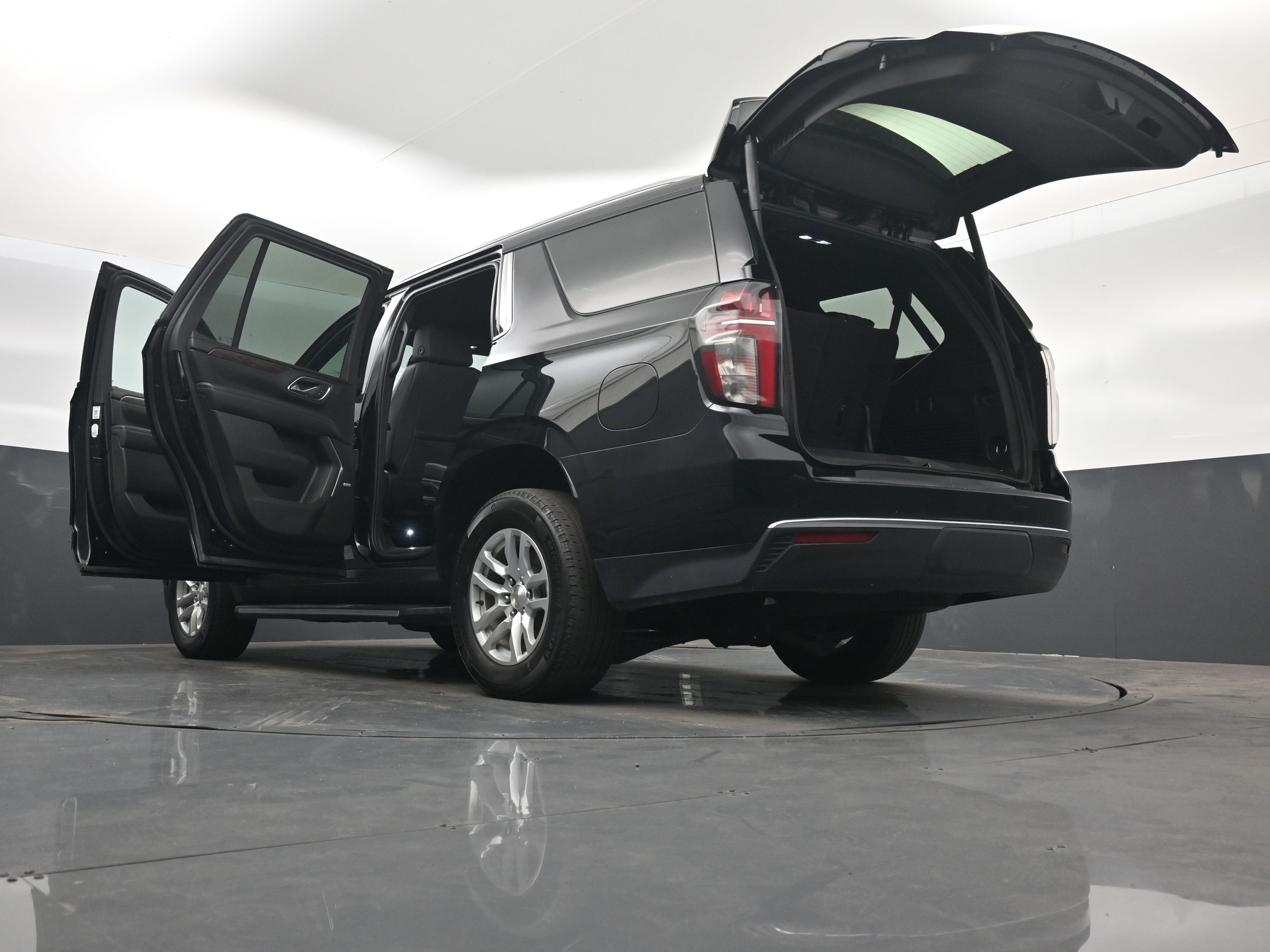 2023 Chevrolet Tahoe LT photo 33