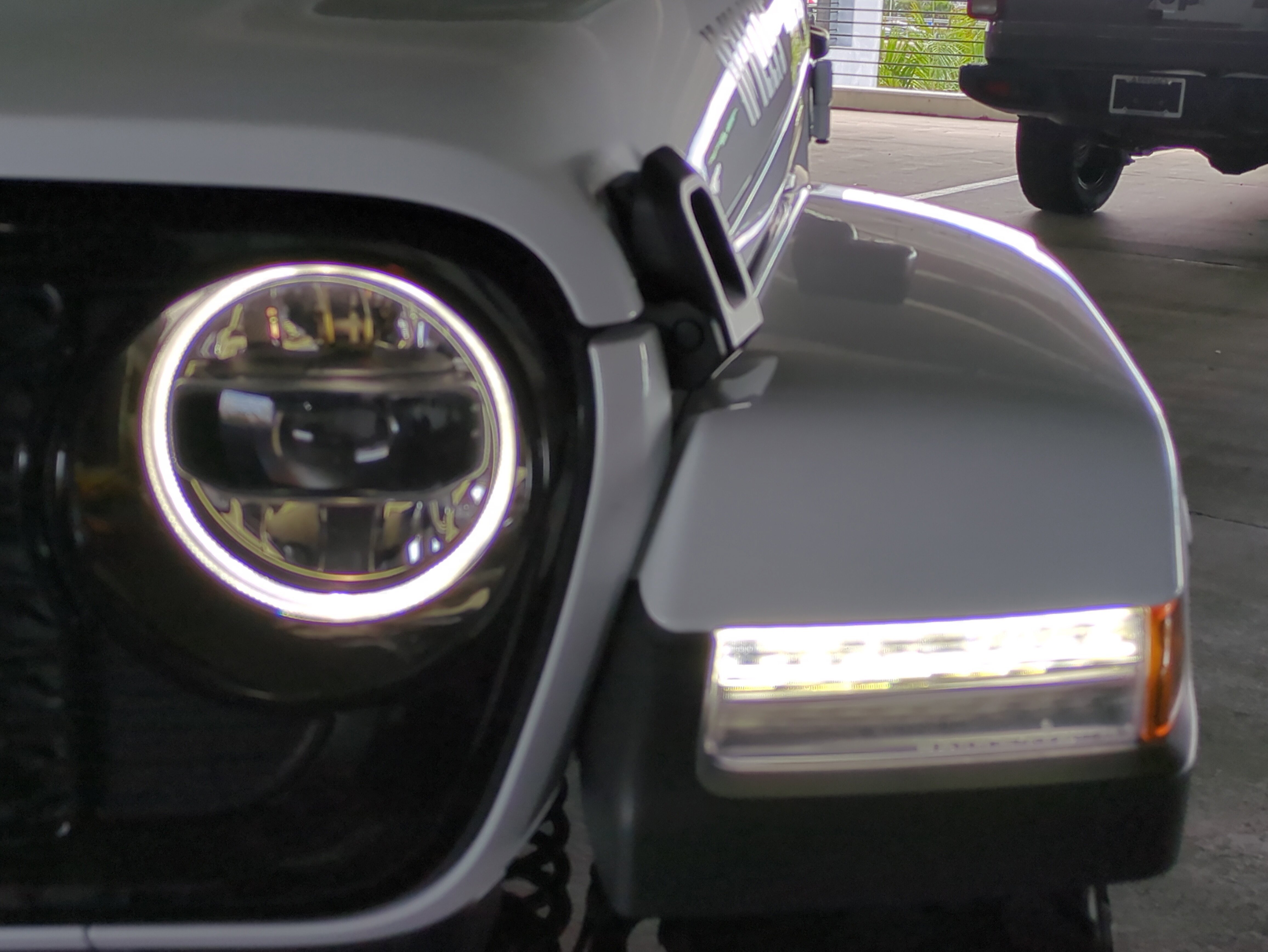 2025 Jeep Gladiator Willys photo 3