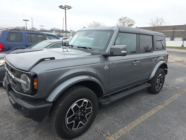 2023 Ford Bronco 4-Door Outer Banks's photo