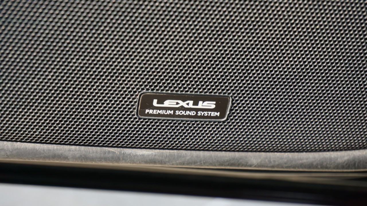 2017 Lexus LS 460 photo 22