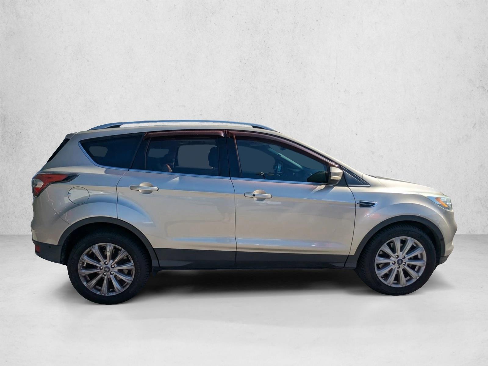 2017 Ford Escape Titanium photo 4