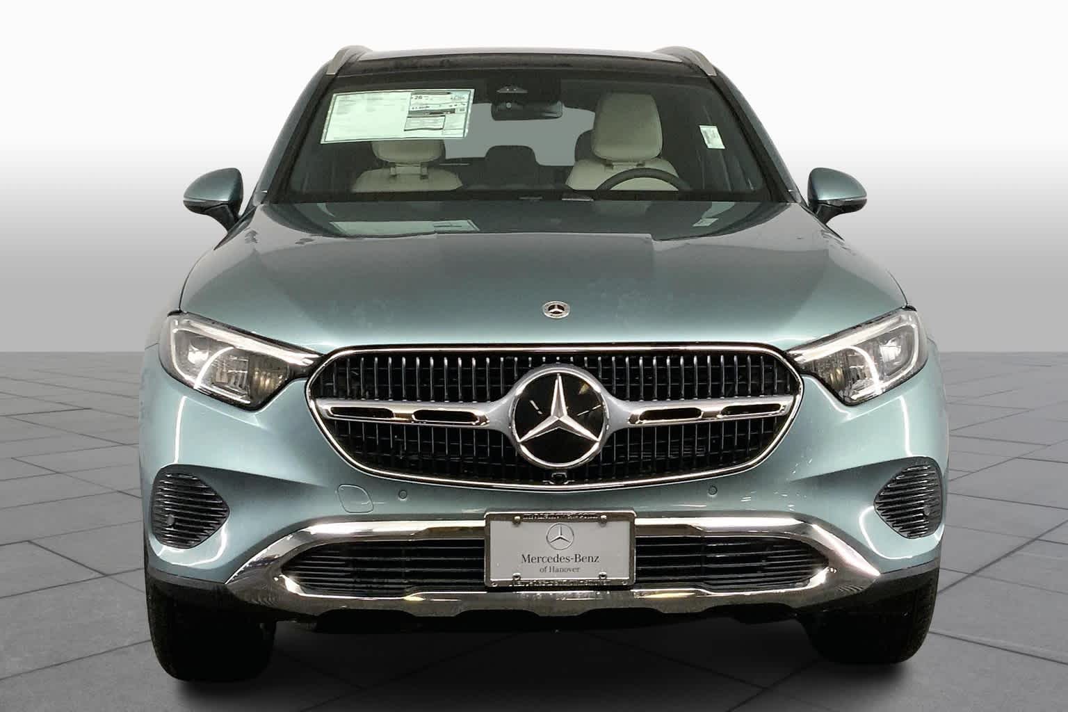 2025 Mercedes Benz GLC 300 4MATIC photo 3