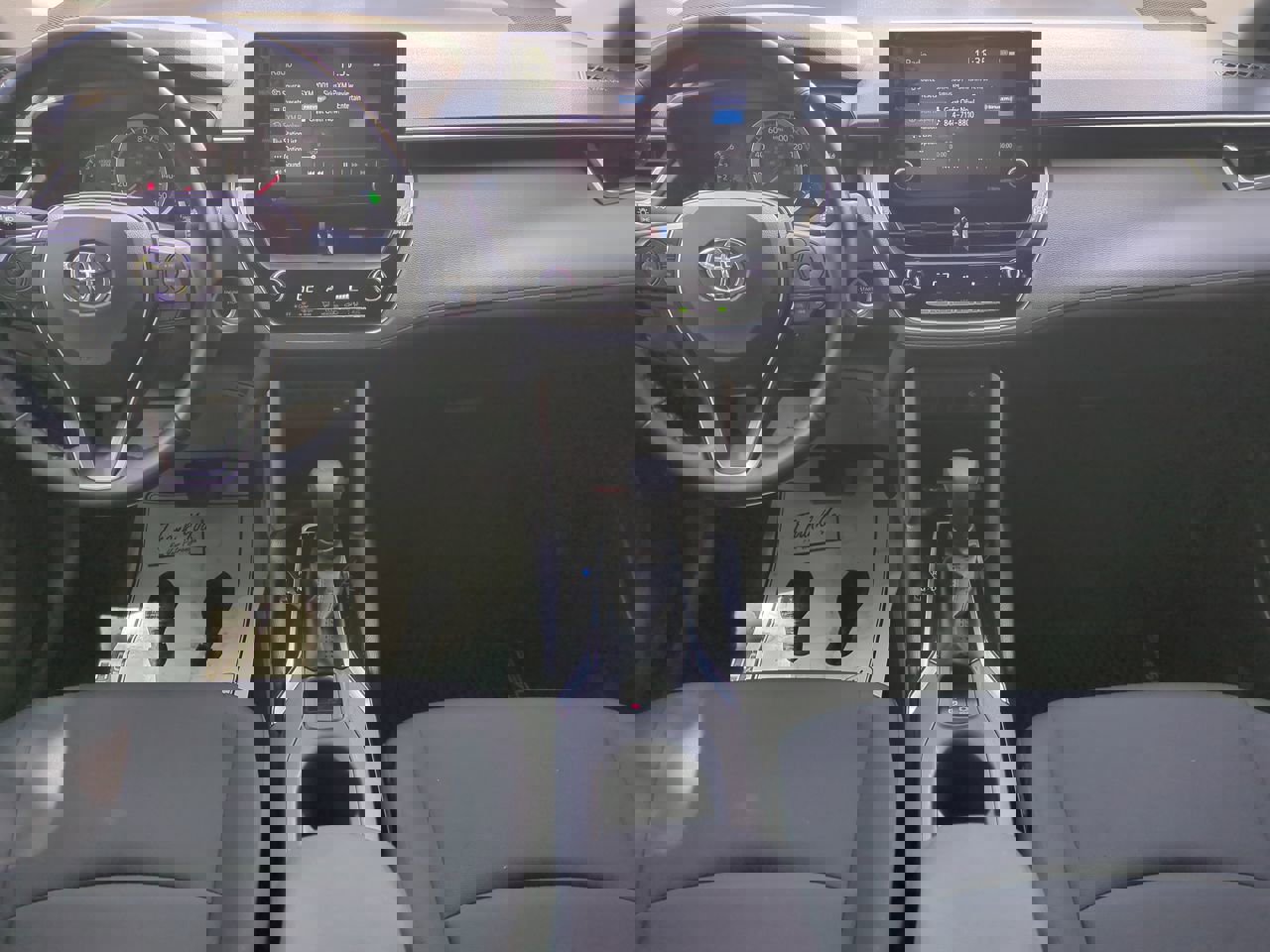 2022 Toyota Corolla Cross LE photo 9