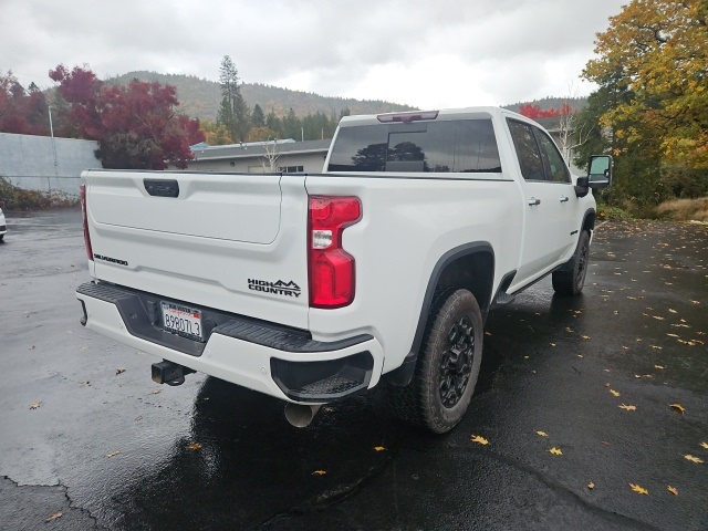 2022 Chevrolet Silverado 3500HD High Country photo 3