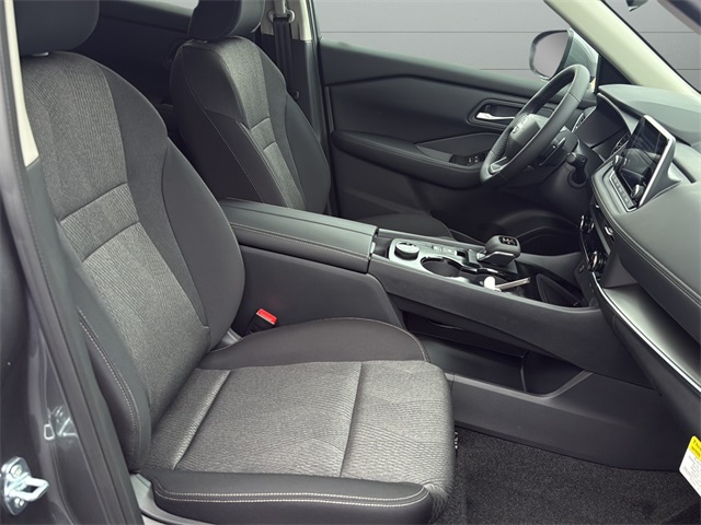 2026 Nissan Rogue SV photo 10