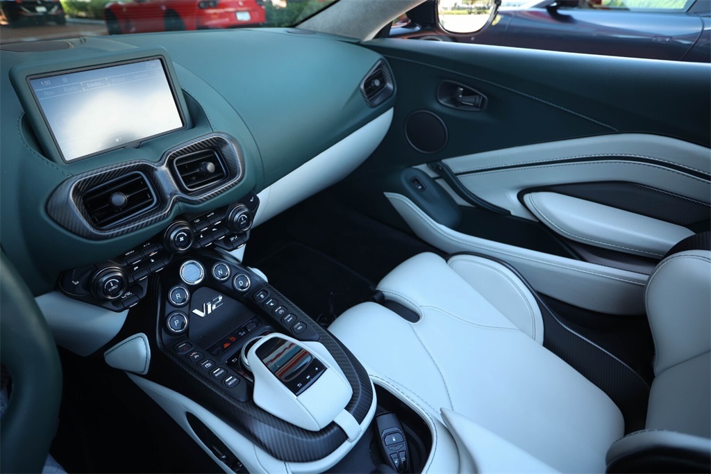 2023 Aston Martin Vantage photo 27