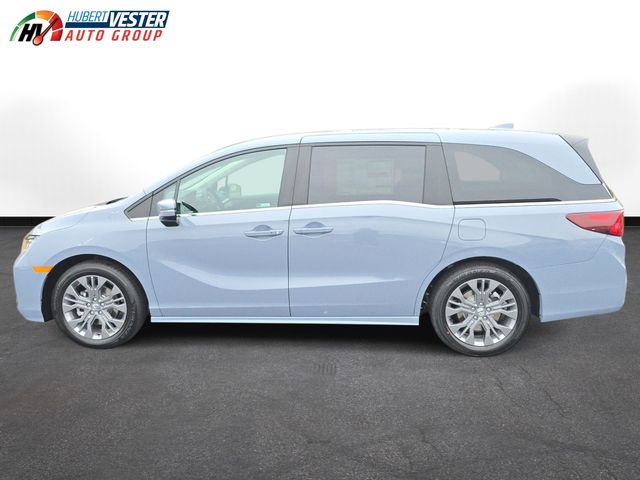2026 Honda Odyssey Touring's photo