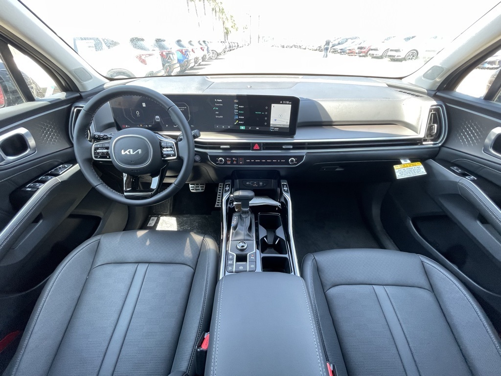 2025 Kia Sorento SX photo 8
