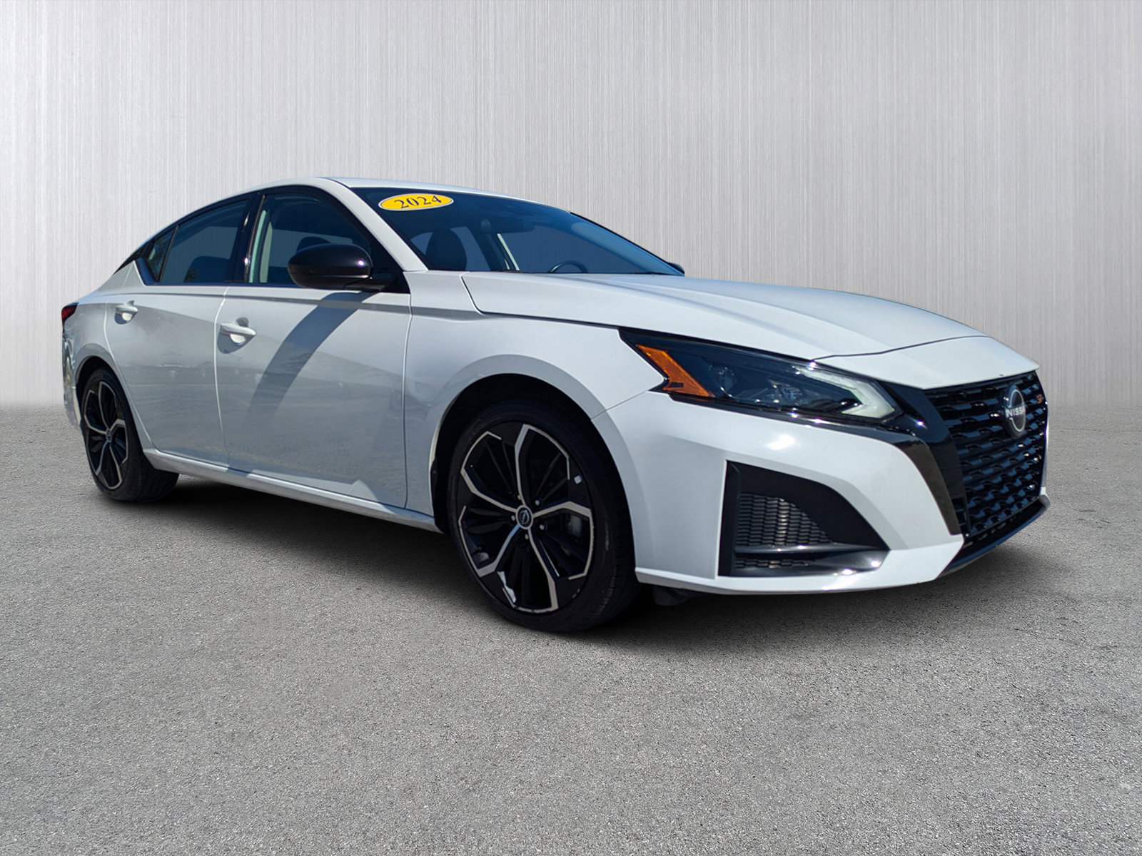 2024 Nissan Altima SR's photo