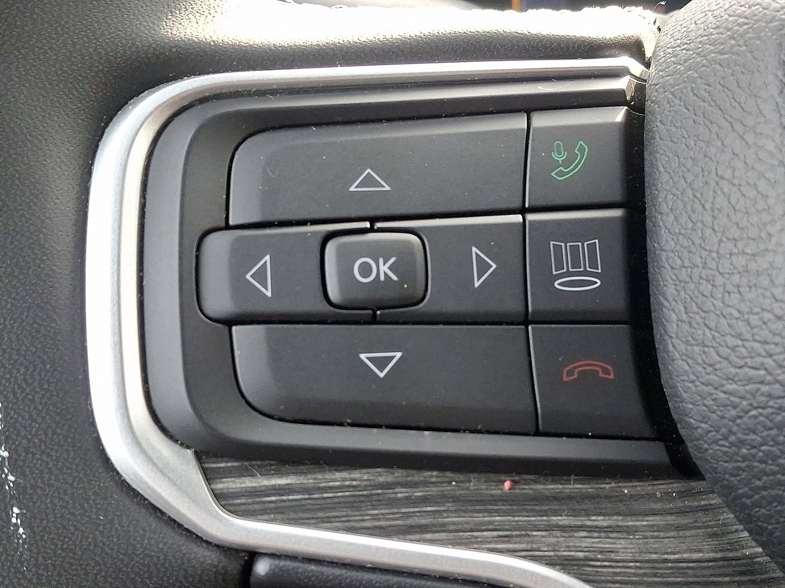 2024 Jeep Wagoneer L Series II photo 17