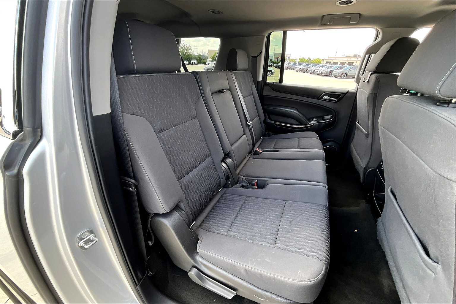 2018 Chevrolet Suburban LS photo 18